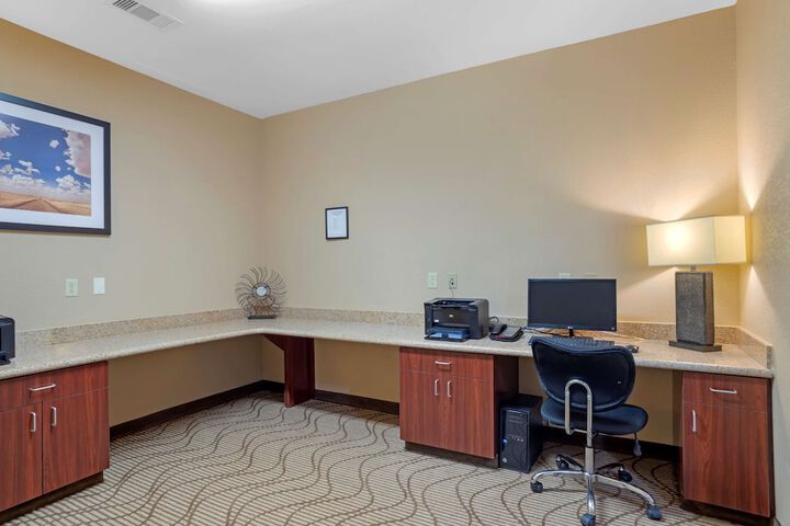 Business Center 40 of 40