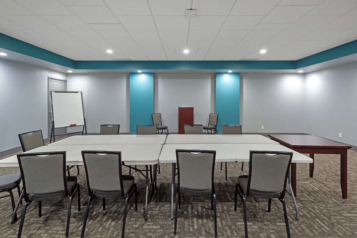 Business Center 50 of 50