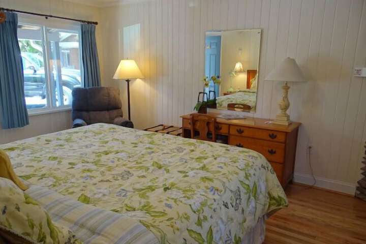 Room 132 of 191