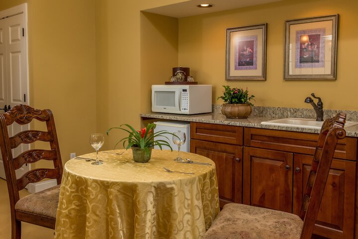 Goldmoor Inn
