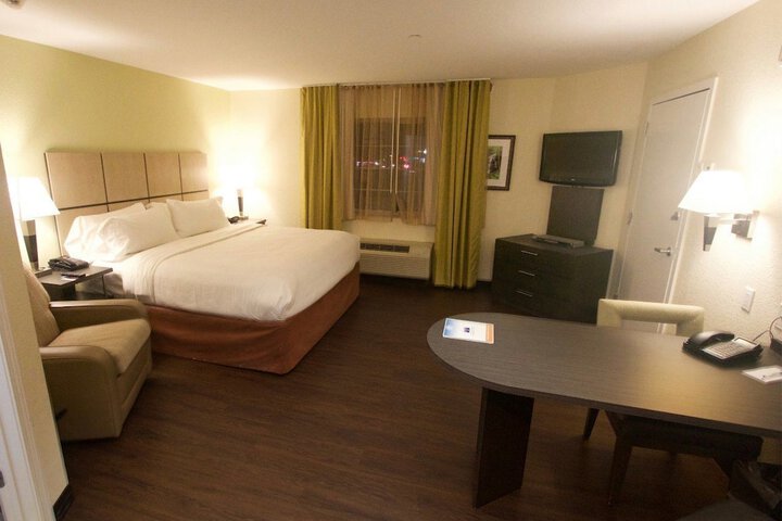 Room 22 of 38