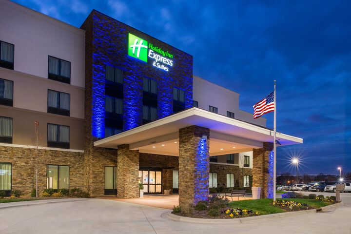 Holiday Inn Express & Suites Monroe by IHG
