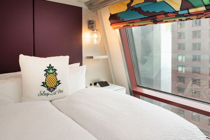 Room 54 of 72
