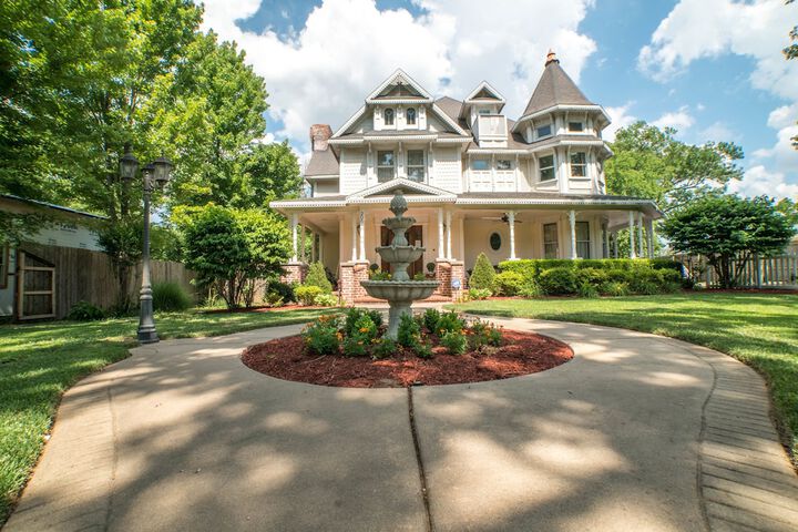 The Victoria B & B