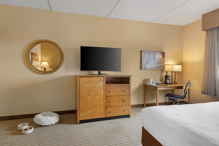 Best Western Royal Plaza Hotel & Trade Center