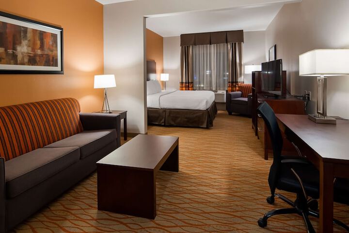Room 11 of 28