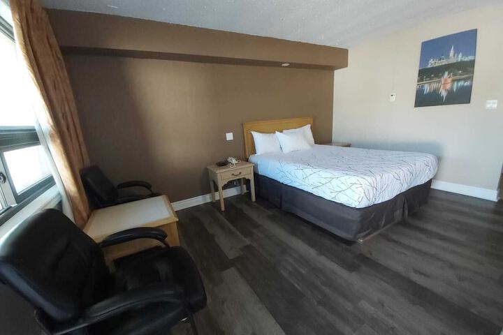 Room 16 of 32