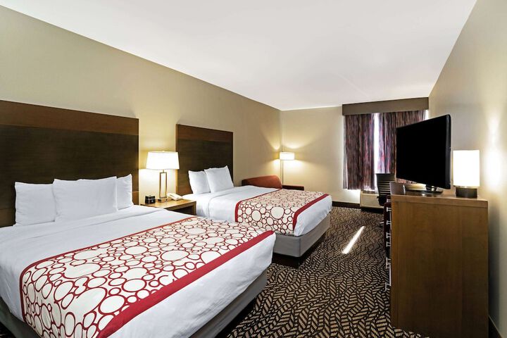 Room 17 of 38
