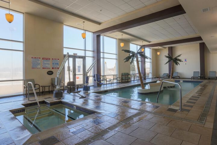 DoubleTree by Hilton Bay City - Riverfront
