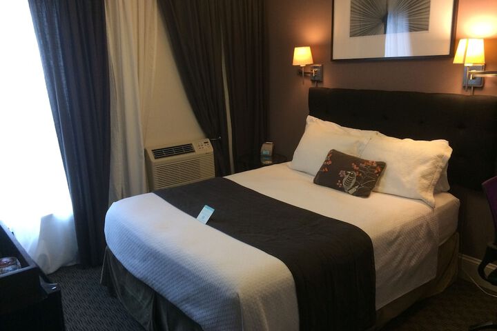 Room 30 of 115