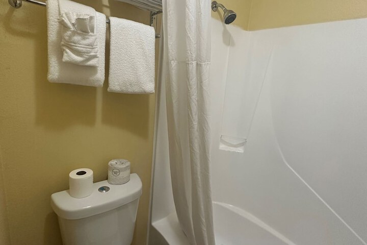 Room 25 of 60