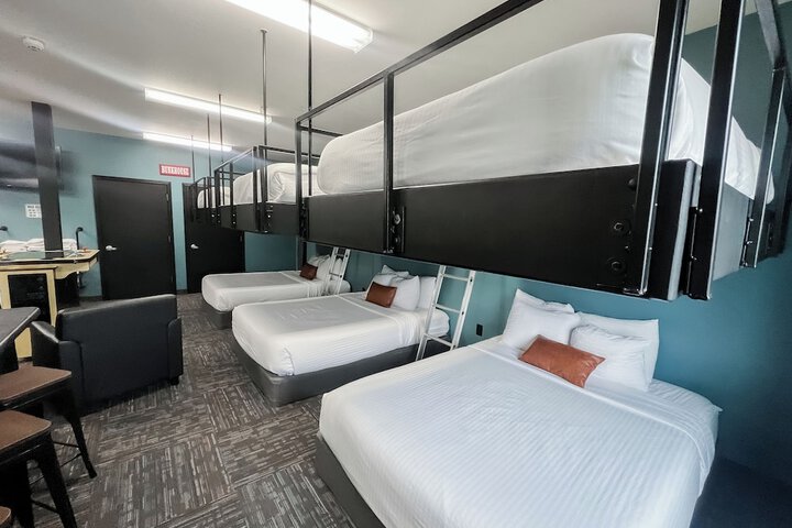 Room 33 of 91