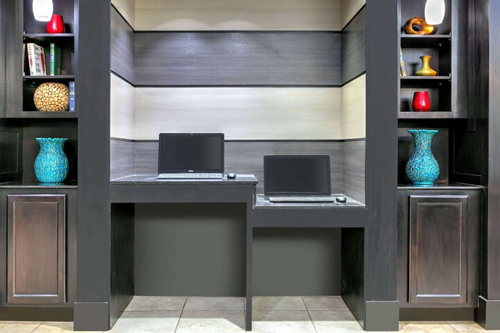 Business Center 45 of 46