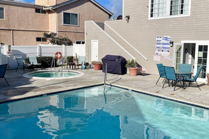 Pool 8 of 41