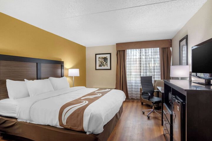 Room 9 of 34