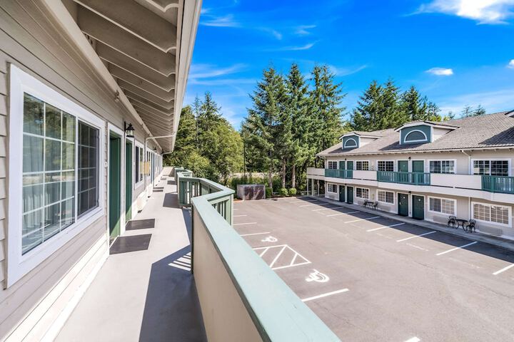 Hotel 4 of 72