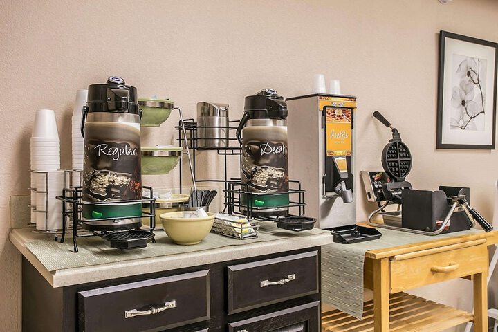 Breakfast/Coffee Service 27 of 31