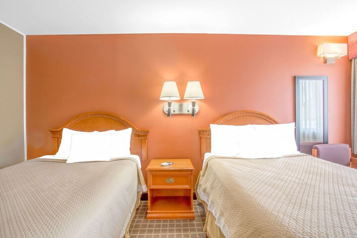 Room 12 of 19