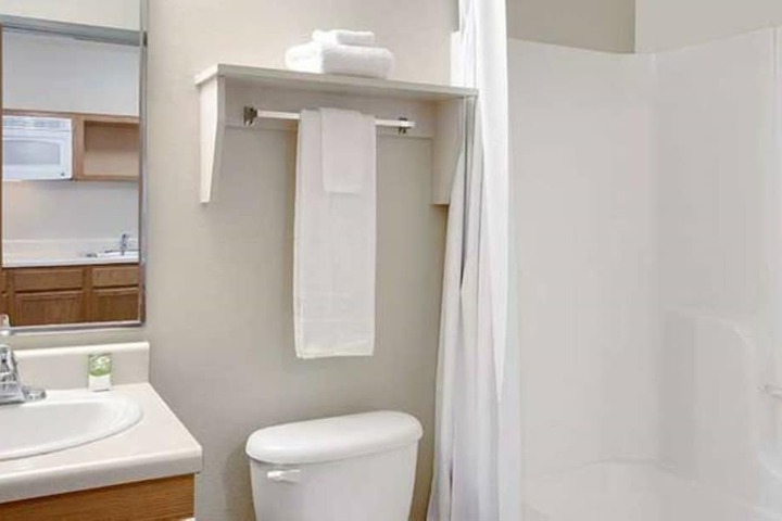 Room 8 of 9