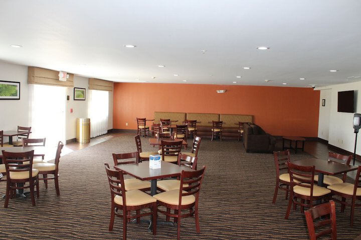 Sleep Inn & Suites North Liberty - Liberty City