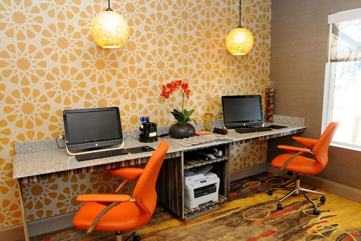 Business Center 33 of 33