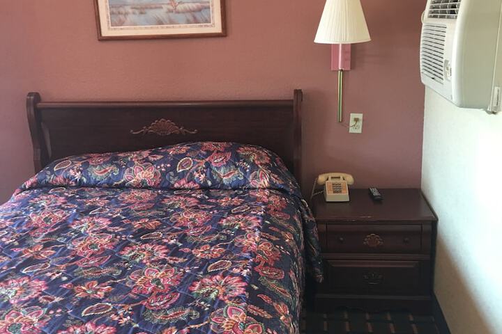 Room 27 of 80