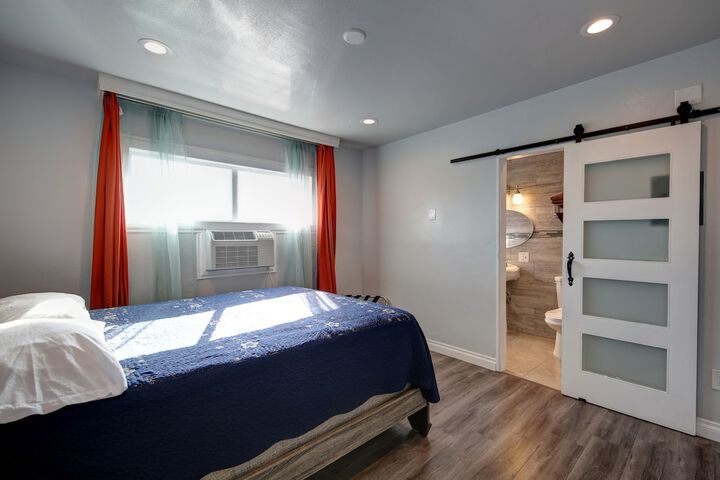 Room 34 of 38