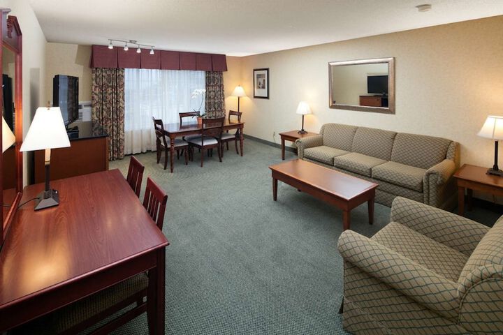 Room 7 of 27