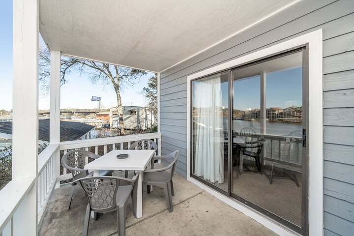 The Hamilton - Lakefront & Studio Suites Hot Springs