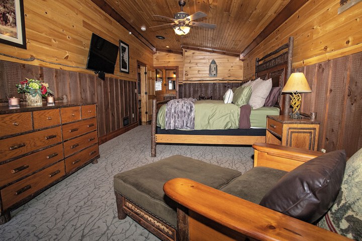 Lodges at Cresthaven