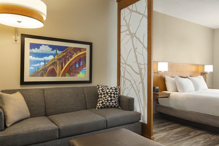 Hyatt Place Columbia / Downtown/The Vista