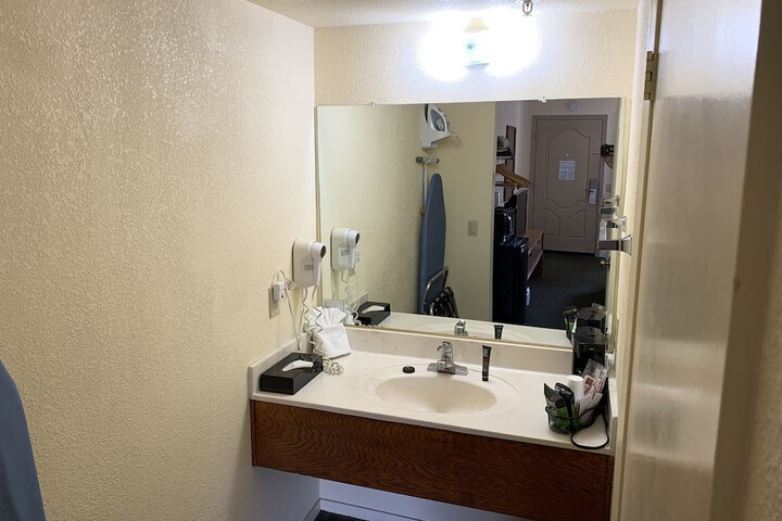 Room 13 of 30