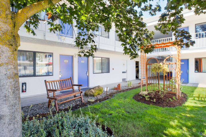 Motel 6 Medford OR