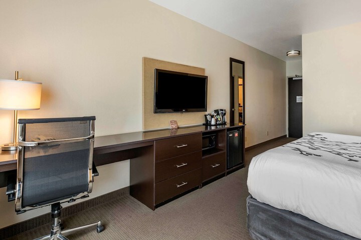 Room 16 of 36