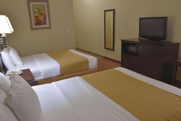 Room 10 of 28