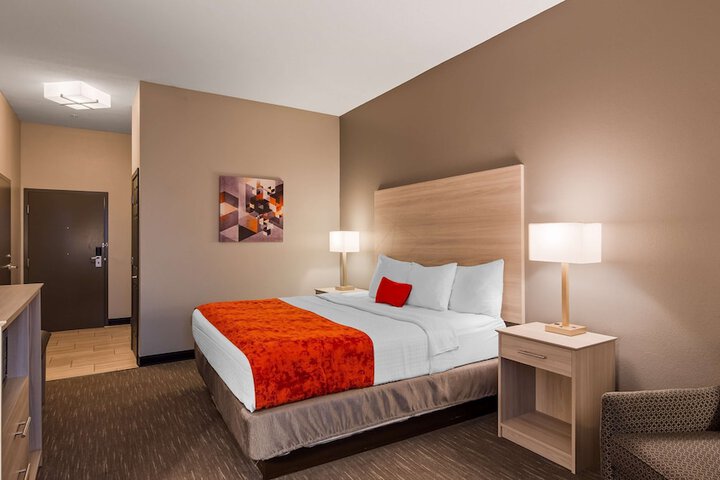 Best Western Plus New Cumberland Inn & Suites