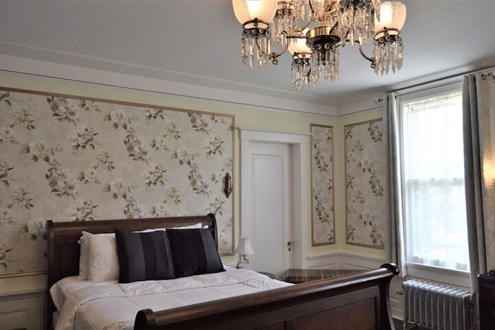 Room 22 of 35