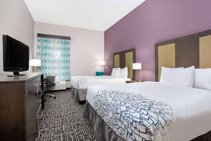 La Quinta Inn & Suites by Wyndham Hillsboro