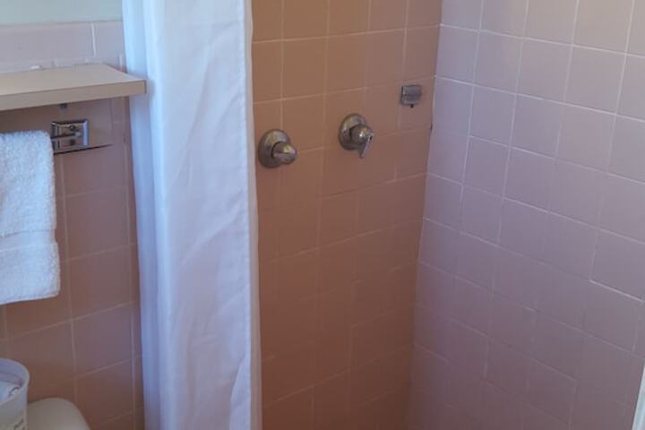 Room 28 of 40