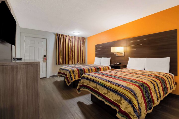 Room 22 of 32
