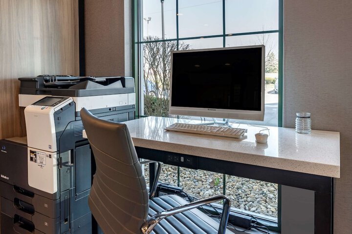 Business Center 67 of 67