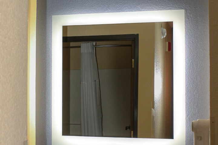 Room 16 of 25