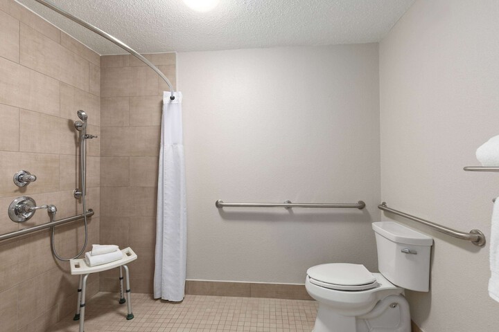 Room 18 of 39