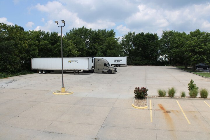 Greenlight Inn & Suites