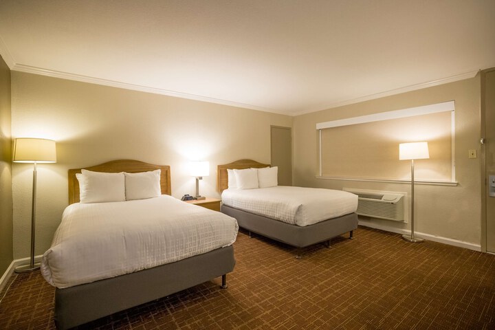 Room 4 of 18