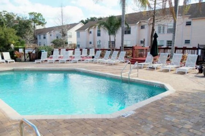 Pool 4 of 35