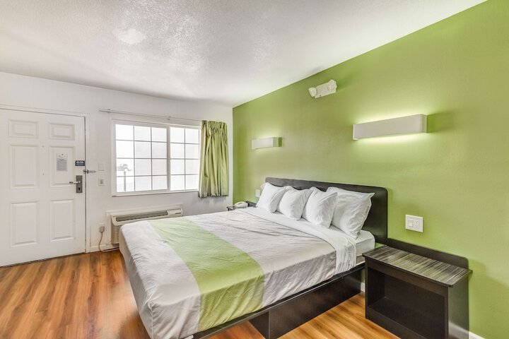 Room 20 of 35