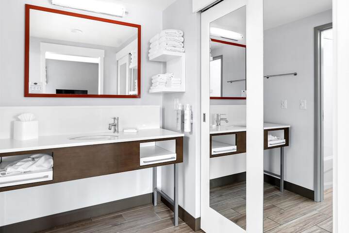 Hampton Inn & Suites Logan