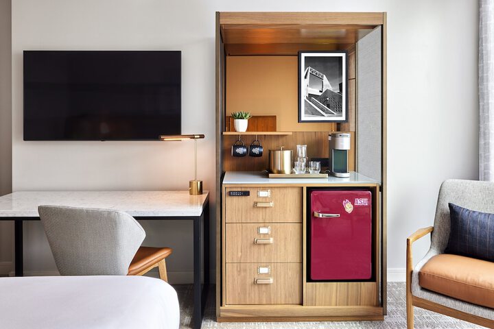 Room 25 of 62