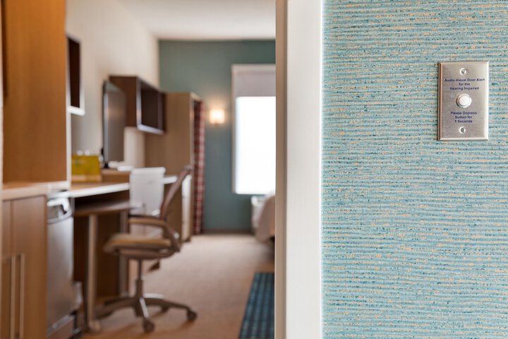 Room 17 of 46